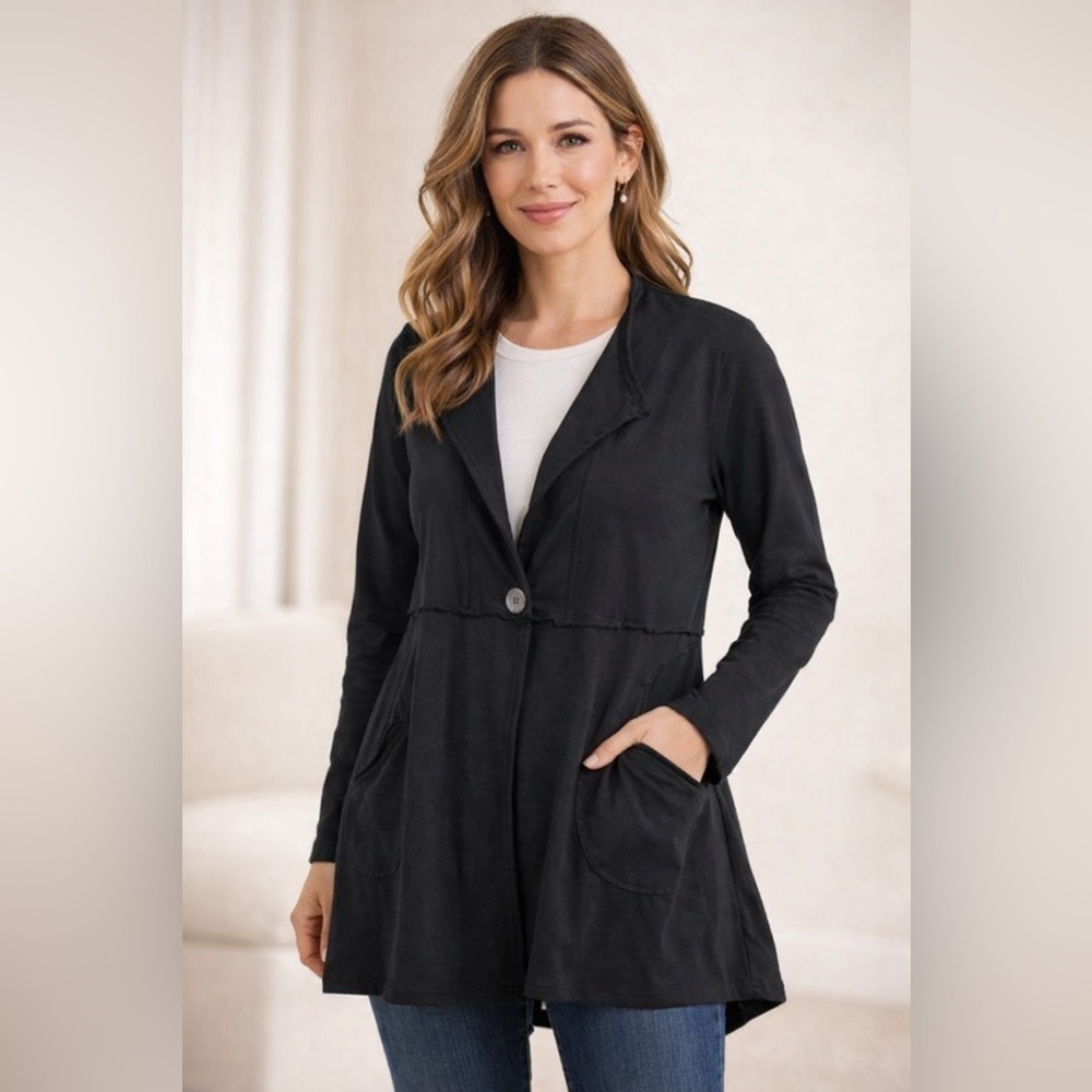 Soft Surroundings Black Raw Edge Cotton
Long sweater jacket Sz LRG